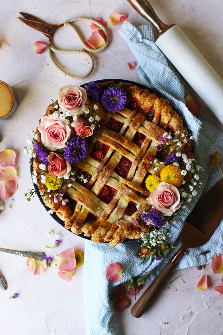 Classic Strawberry Rhubarb Pie