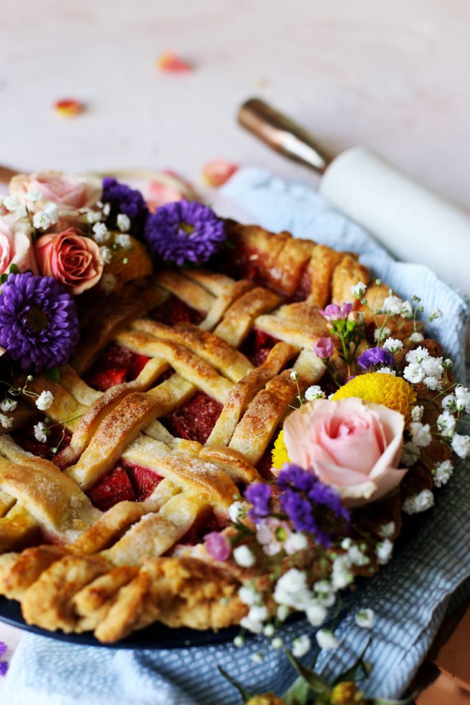 Classic Strawberry Rhubarb Pie